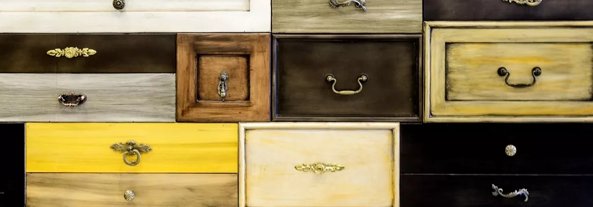 Najlepszy sposób na organizację szuflad i półek – wkłady piankowe i tablice cieni